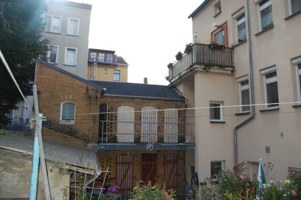 Balkon und Nebengelass im Garten