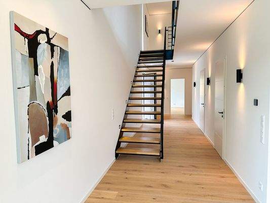 Diele Erdgeschoss + Treppe