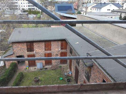 Hofansicht (Gerüst wegen Fassadengestaltung)