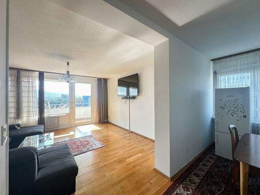 Wohn-/Esszimmer (III)