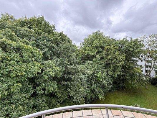 Ausblick Balkon (Wohnzimmer).jpeg