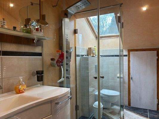 Badezimmer im OG