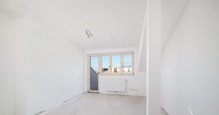 1744030152_LW7AZa3sRS