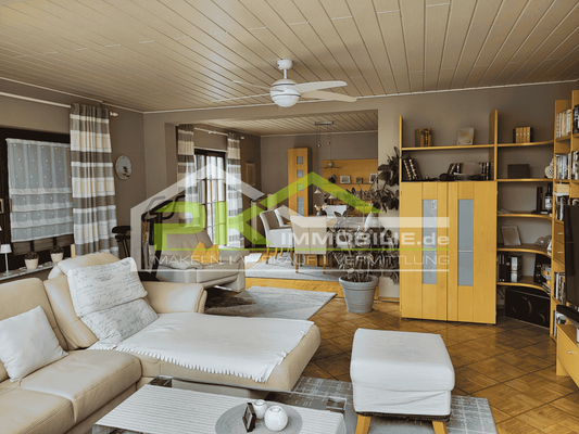 Wohnzimmer Blick ins Esszimmer