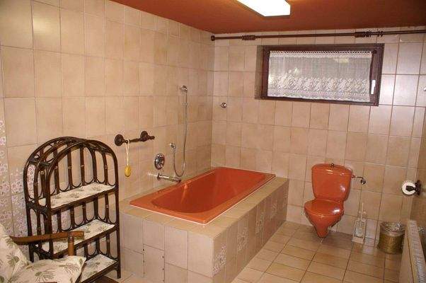 Dusch- u. Wannenbad Untergeschoss 35.JPG