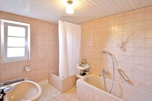 Tageslichtbadezimmer im 1. Obergeschoss