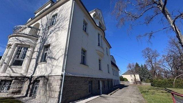 seitliche Ansicht Zufahrt