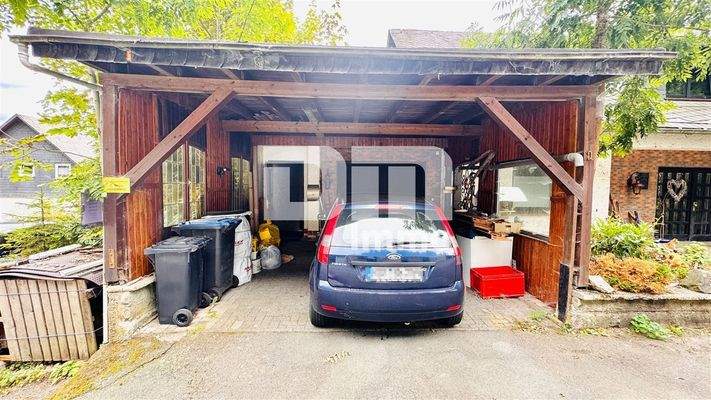 Doppelcarport / Zufahrt Garage