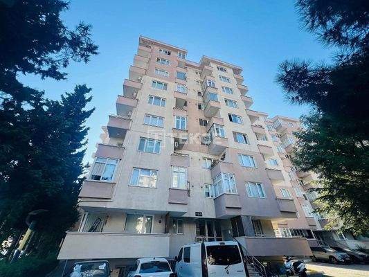 Apartment within Complex Near Metrobüs in İstanbul Üsküdar