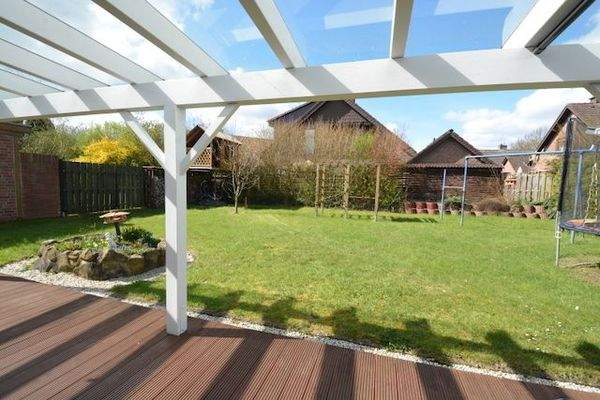 Gartenansicht von der Terrasse 