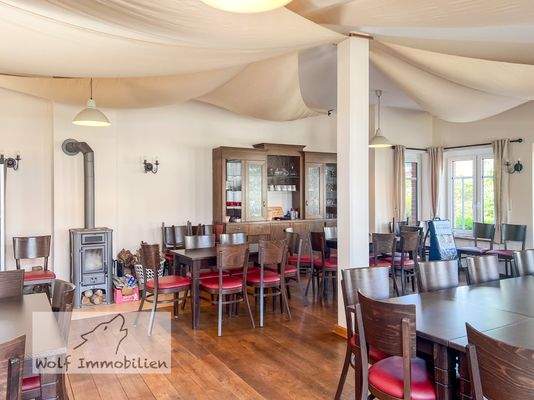 Großzügige 2-3-Zimmer-Wohnung