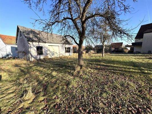 Nebengebäute im Grundstück