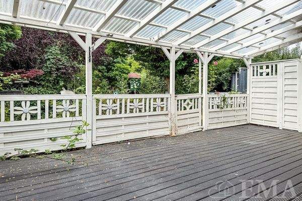 überdachte Terrasse