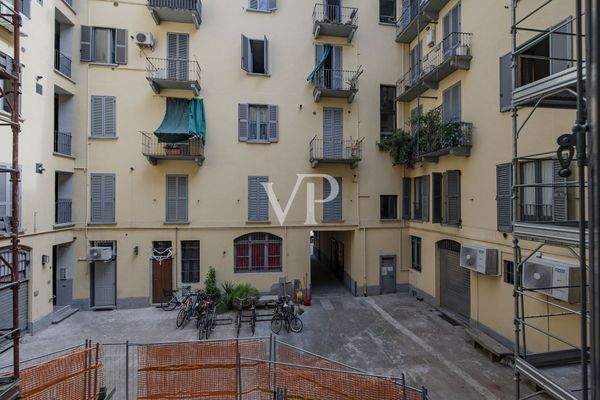 Vista dal soggiorno sul cortile interno