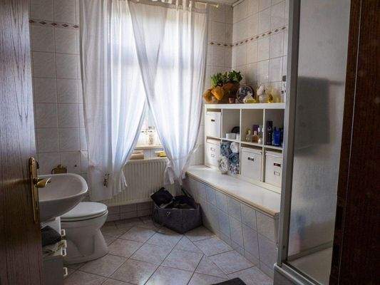 Wohnhaus EG Bad 2 8237.jpg