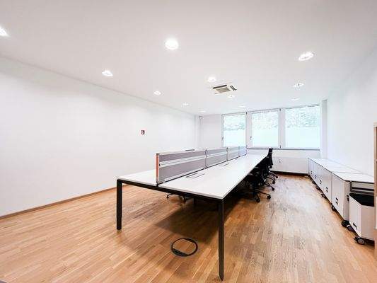 Großraumbüro mit viel Platz