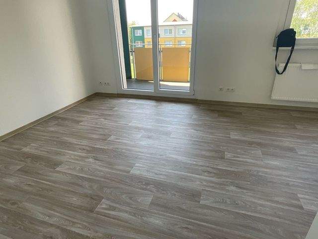 Wir sanieren für Sie Dreiraumwohnung in zentraler Lage in Sandersdorf - Foto 3