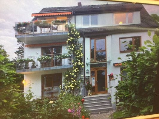 Ansicht Haus indem sich die Wohnung befindet 