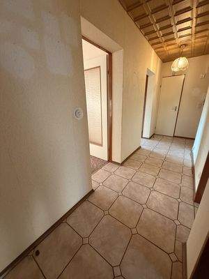 Wohnung_Heidelbergerstr._Flur_03_Blickrichtung Schlafzimmer