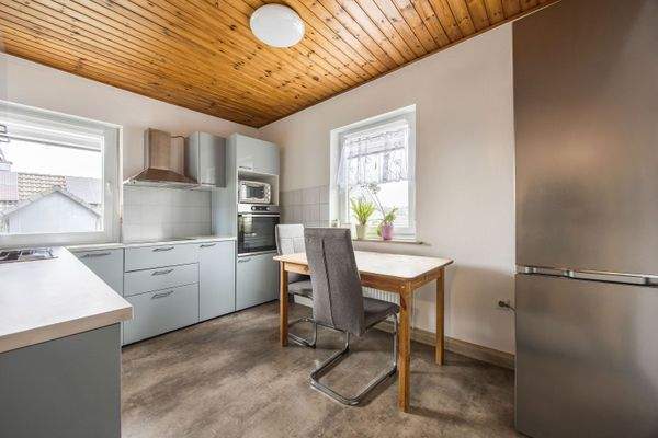 Helle und geräumige Küche | 1. OG