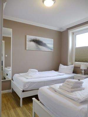 Schlafzimmer II mit zwei Einzelbetten