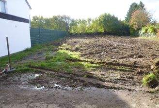  Grundstück mit Garage, Vorderansicht