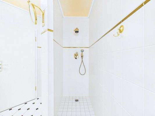 Villa mit Parkgrundstück und Pool in Beaumarais