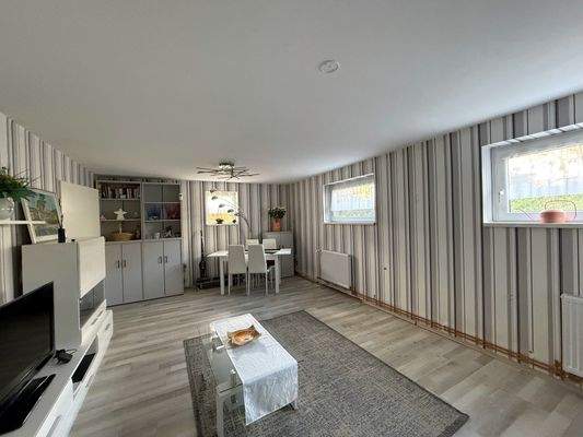 24327 LooseImmo Wohnzimmer KG