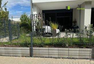 Terrasse zur Straße