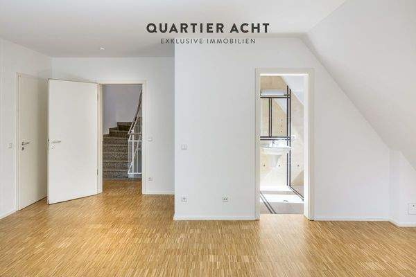 QVIII - BÜRO MIT ENSUITE BAD