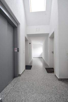 Hausflur mit Aufzug