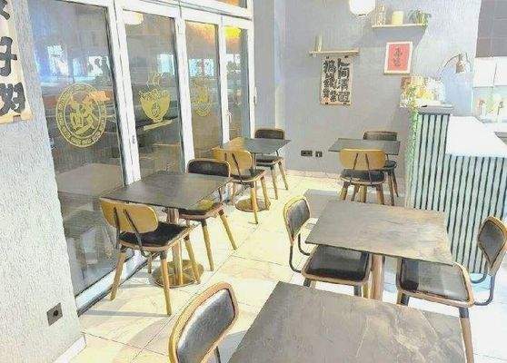 Teilan. lalo + Schaufenster und Kreuzung