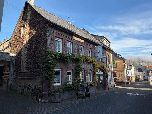 Haupthaus Seitenansicht.jpg