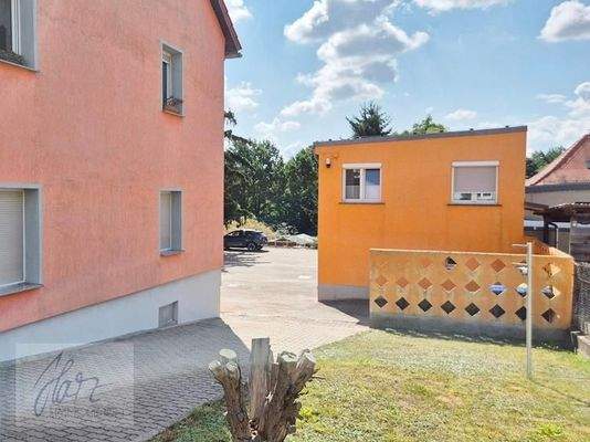 Zufahrtsbereich in Grundstück