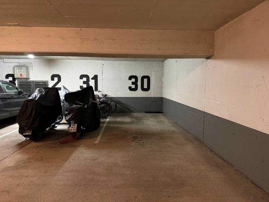 Tiefgaragenstellplatz