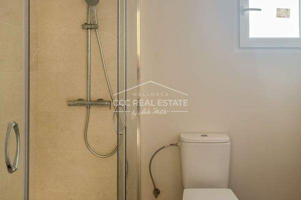 Badezimmer mit Dusche