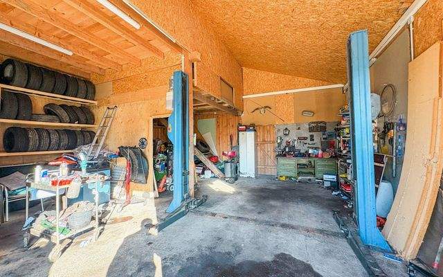 NEBENGEBÄUDE - WERKSTATT