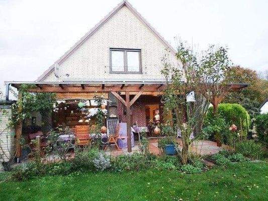 Hinteransicht vom Haus.jpg