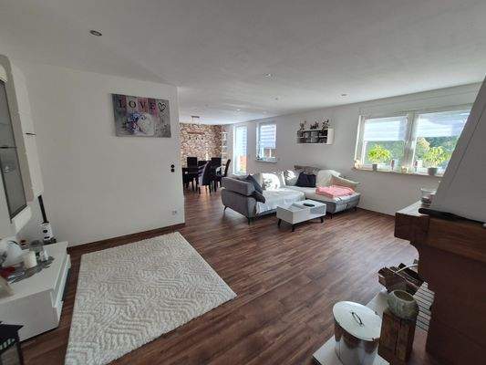 EG: Wohn- und Essbereich