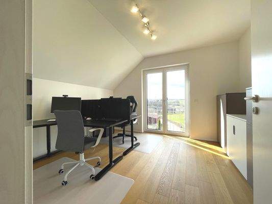 Kinderzimmer Süd (Büro)