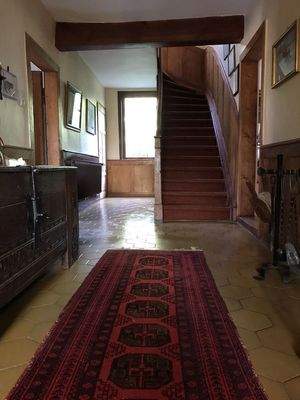 Flur mit Treppe zum 1. OG