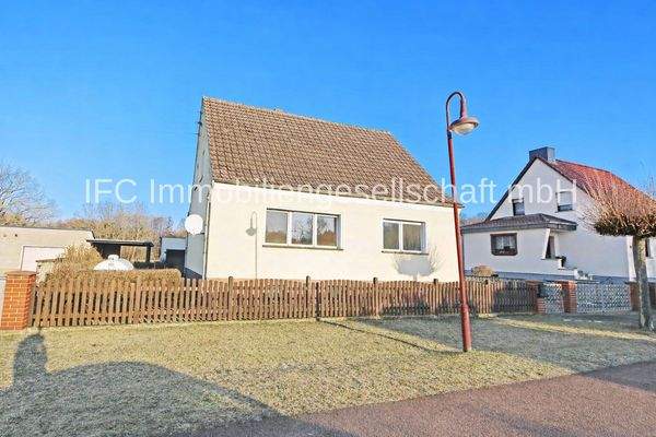 Hausansicht / Straßenseite