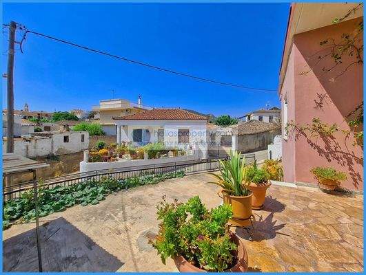 571261f9b27b48afa4c4fefd7a075fd8-original