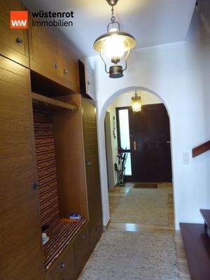 Flurbereich Blick zur Eingangstür