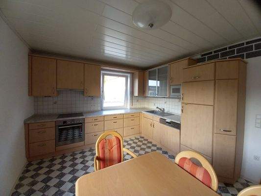 EBK mit Essbereich.jpg