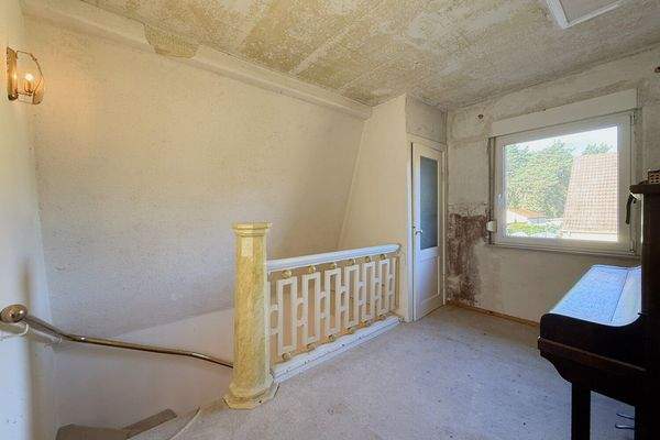 Flur mit Tageslicht und WC