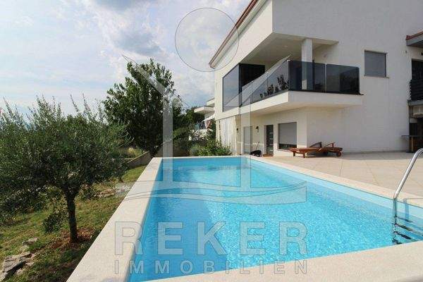 Ein herrlicher Pool schenkt erfrischende Harmonie