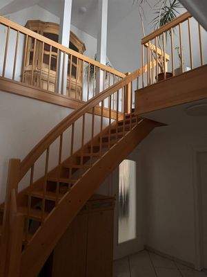 DG_Haupt-Whng._Treppen-Flur zum SpB