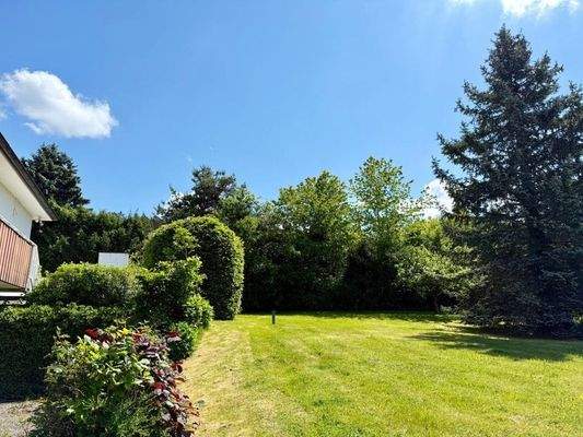 Terrassen unten und oben sowie Baugrundstück