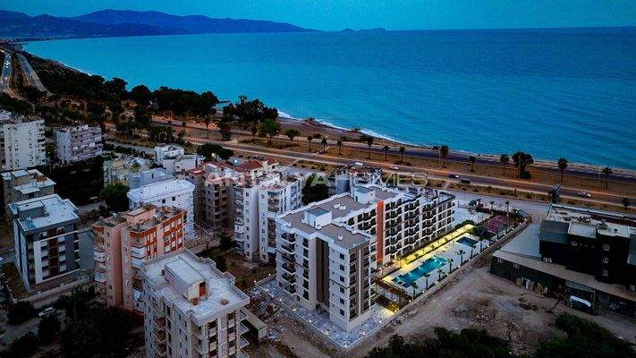 Beachfront Flats with Resort-Style Amenities in Antalya Finike